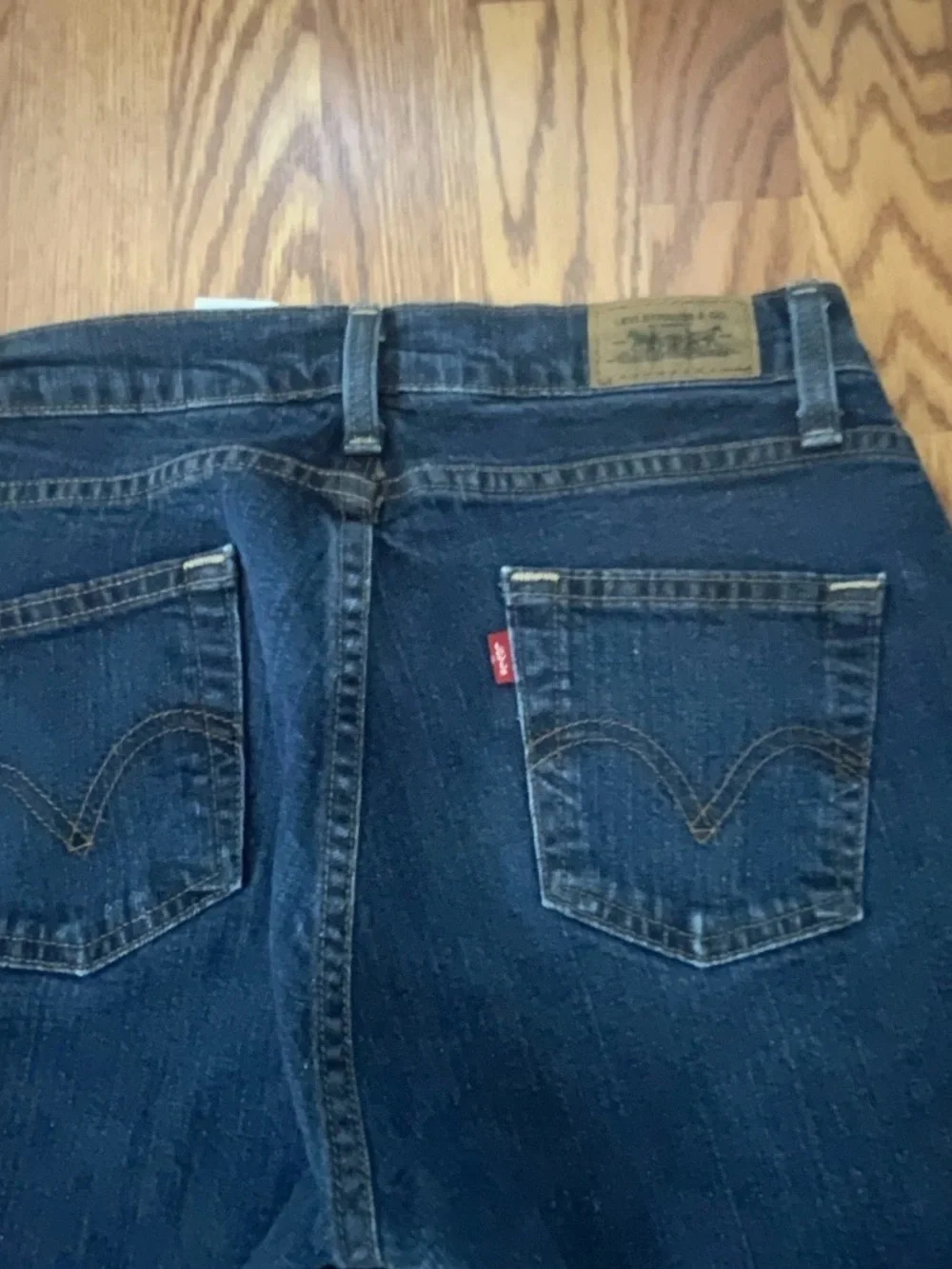 Levis classic dark